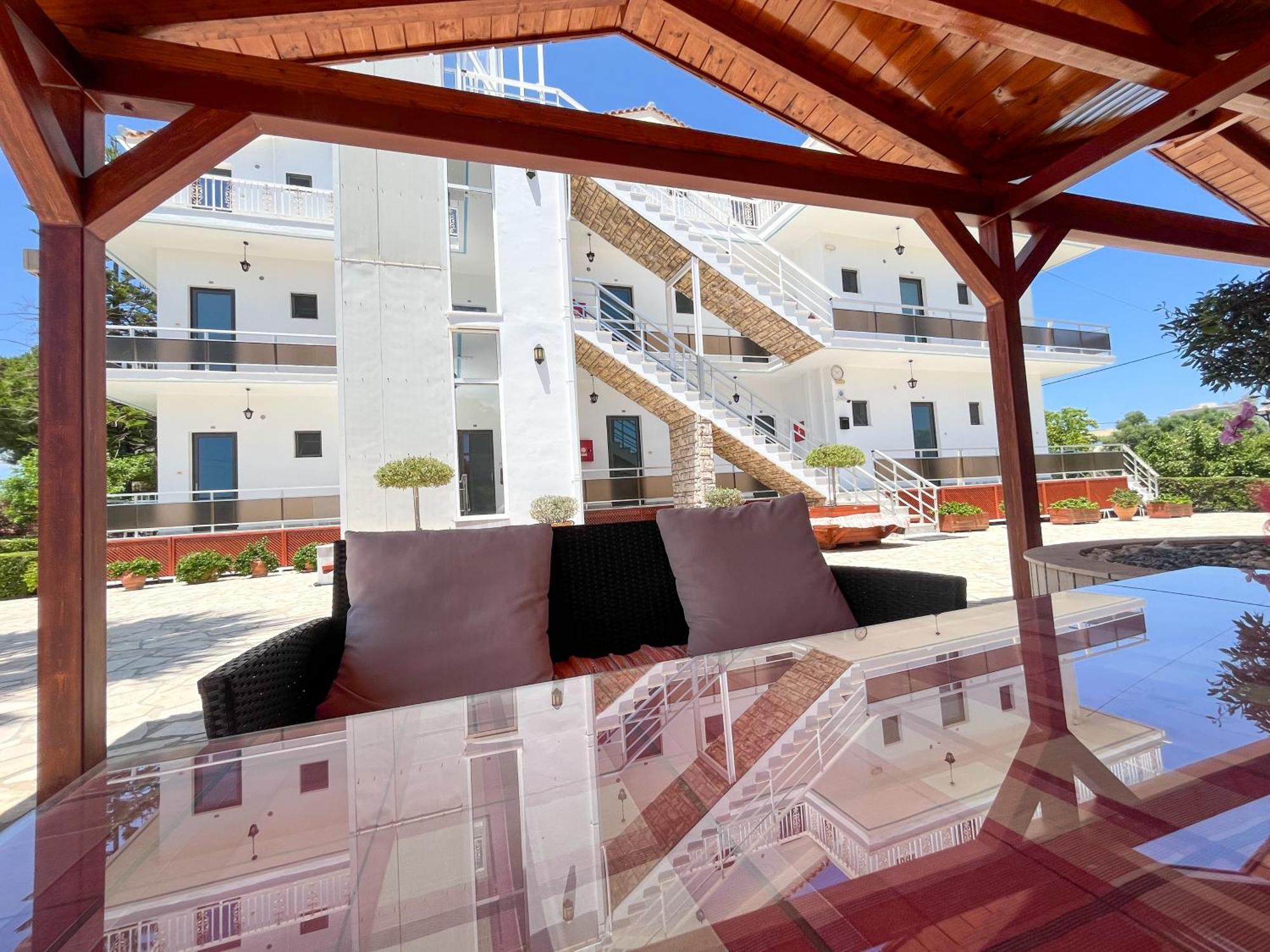 Pettas Apartment